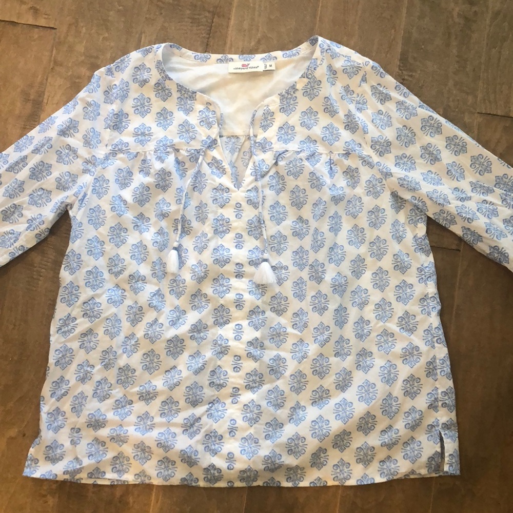 Vineyard vines Blue & White medallion tunic M
